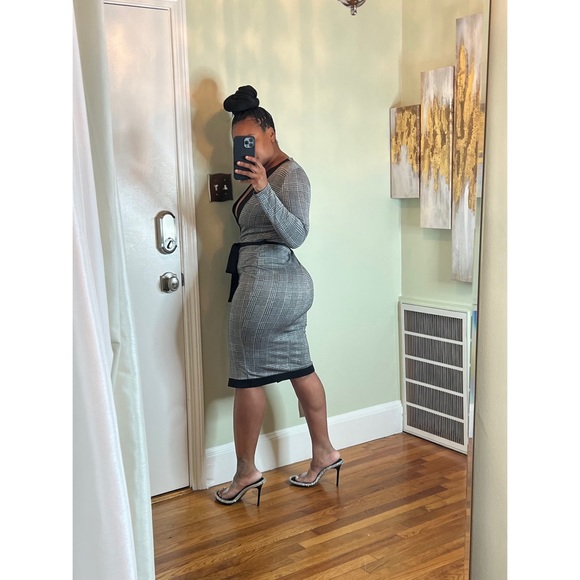 🌹NEW - KAPILA Dress in Plaid…belt not included. - Picture 5 of 10